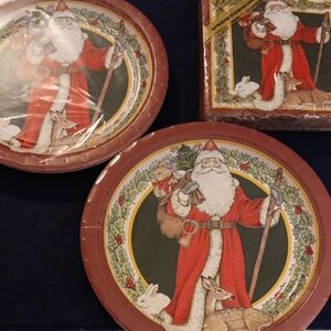 Festive Santa Holiday Plates - Red and Brown